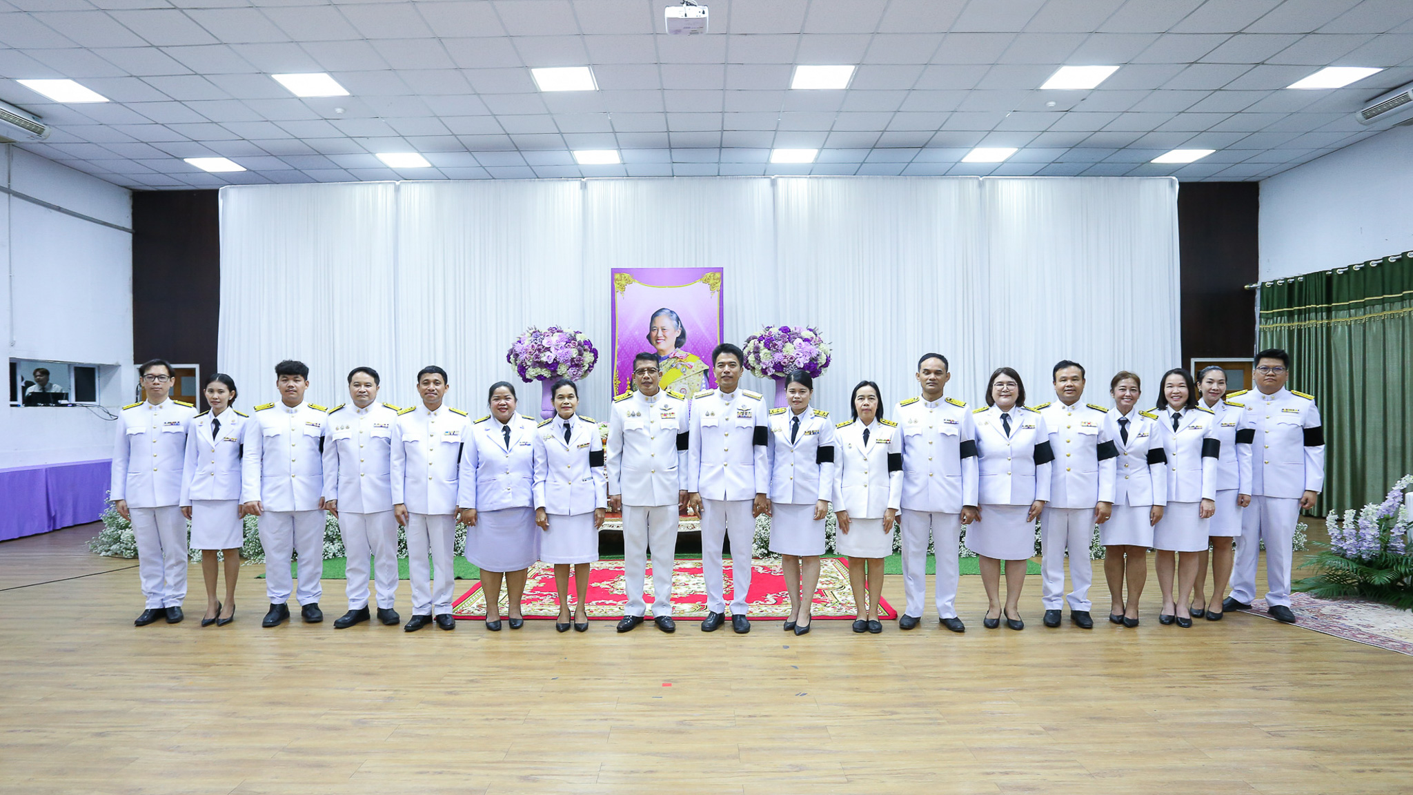 พิธีรับถ้วยพระราชทานและถ้วยรางวัลชนะเลิศ
